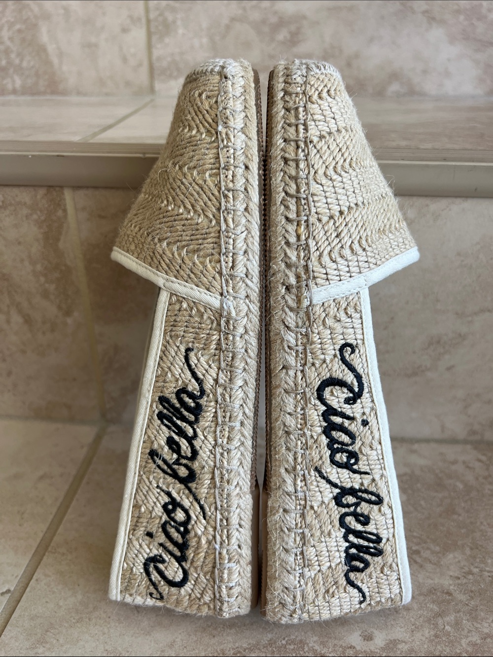 Hand & Foot Care (Shoe Box Label)